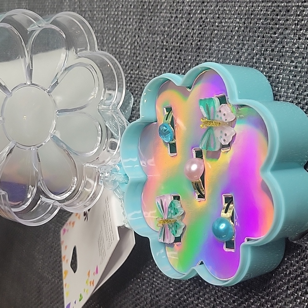 5 Ring & Iridescent Flower-Shaped Trinket Box